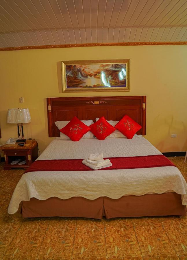Metro Hotel Couva Extérieur photo