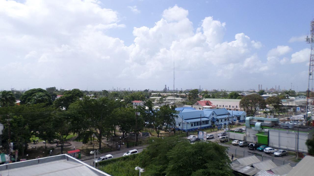 Metro Hotel Couva Extérieur photo