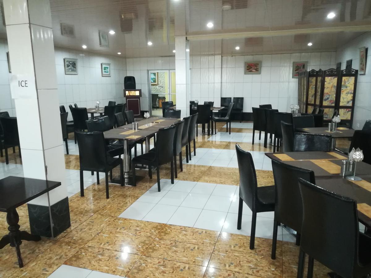 Metro Hotel Couva Extérieur photo